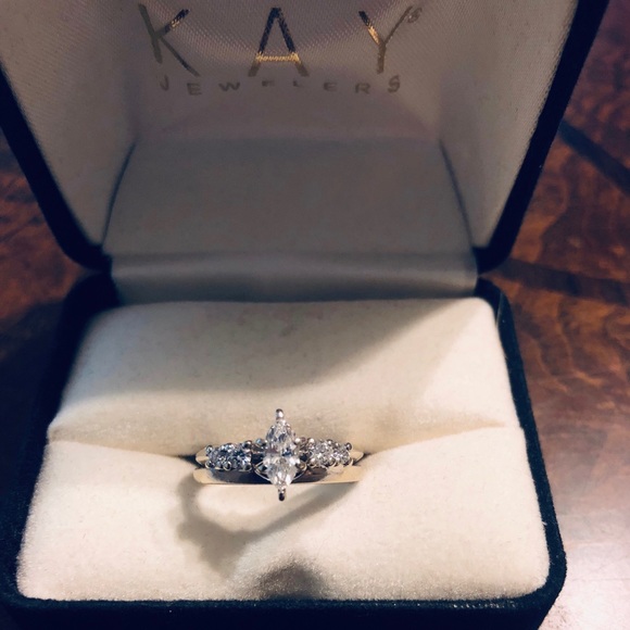 🚫SOLD🚫Kay Jewelers 14k White Gold Diamond Ring - Picture 6 of 9